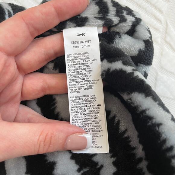 Volcom Fuzzy Gray Animal Print Scarf - Picture 2 of 5